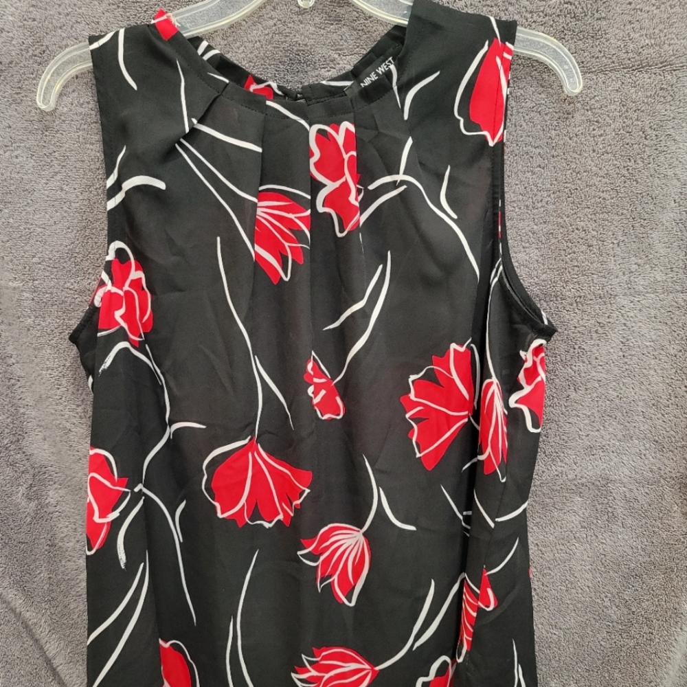 NWOT Nine west sleeveless blouse